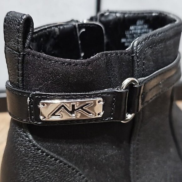 Anne Klein AK Black Zippered Ankle Boots Size 6 - Picture 4 of 7